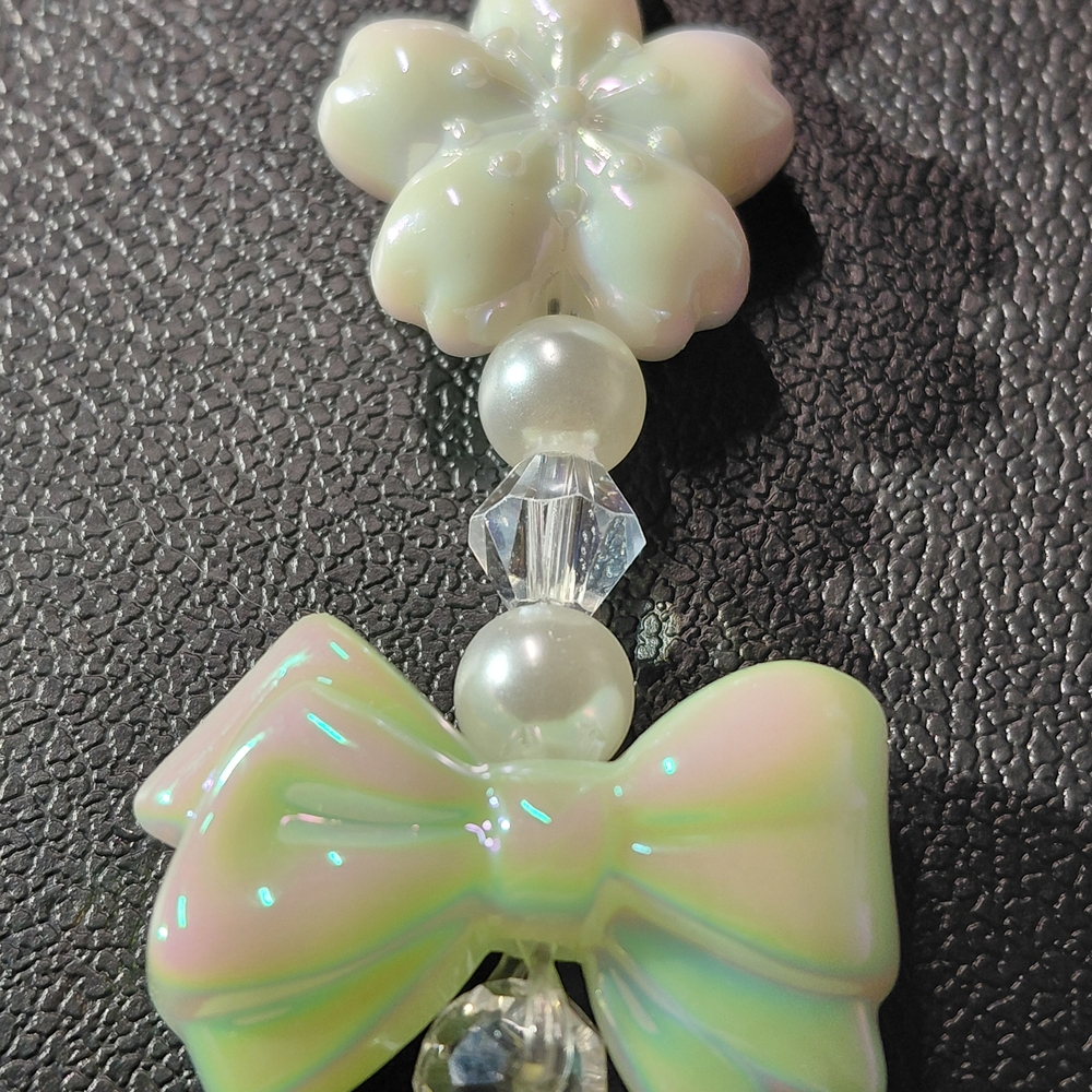 Elegant Flower, Bow And Pearl Irridescent Key Holder Key Ring - Picture 3 of 5